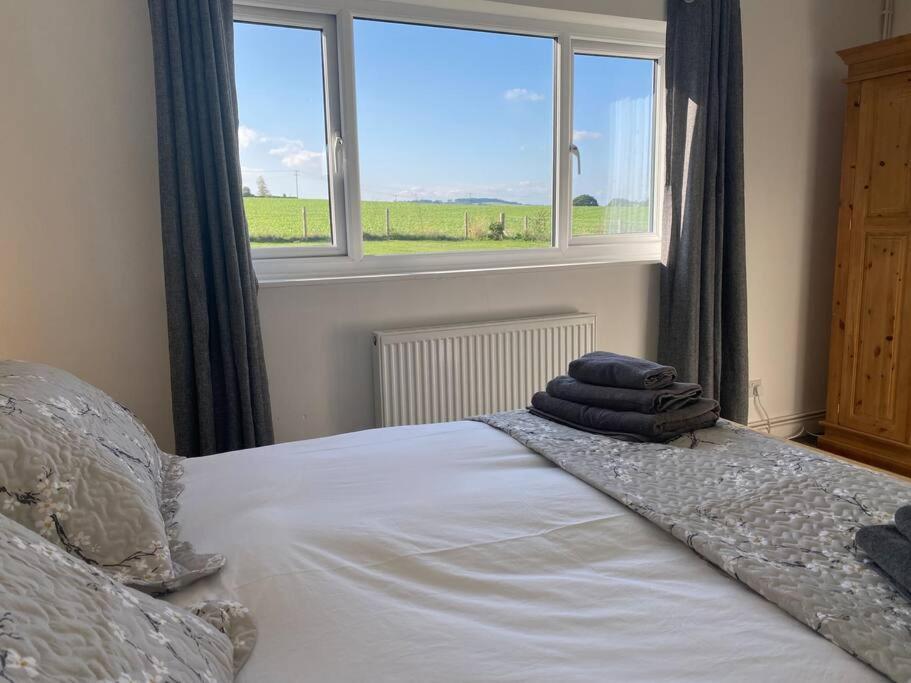 Cosy With Views, Walks, Garden & Parking. Worcester