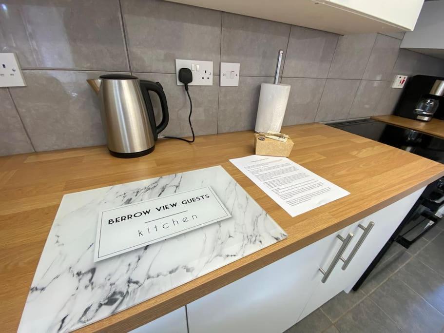Cosy With Views, Walks, Garden & Parking. Worcester