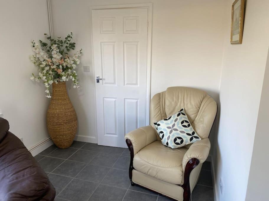 Holiday home Cosy With Views, Walks, Garden & Parking. Worcester