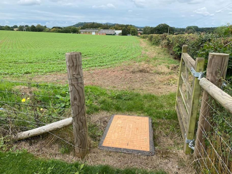Cosy With Views, Walks, Garden & Parking. Holiday home *