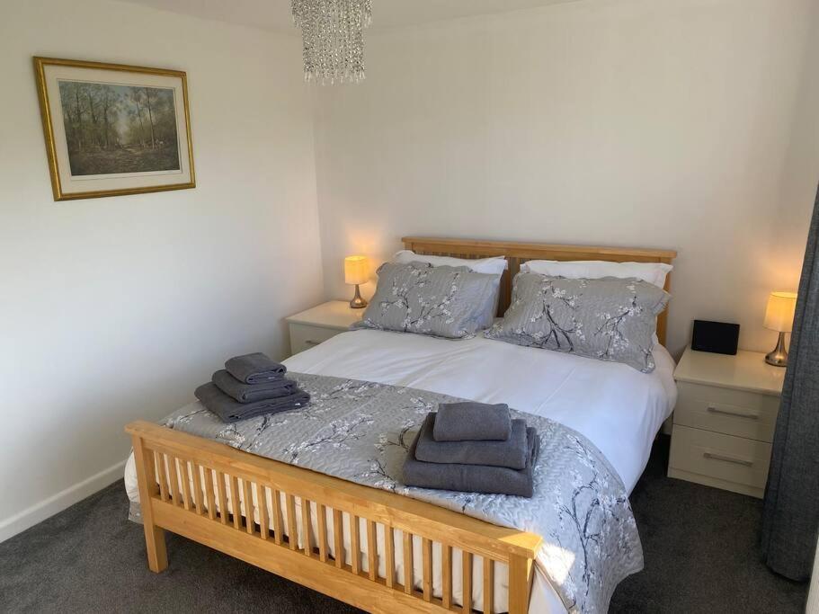 Cosy With Views, Walks, Garden & Parking. * Worcester