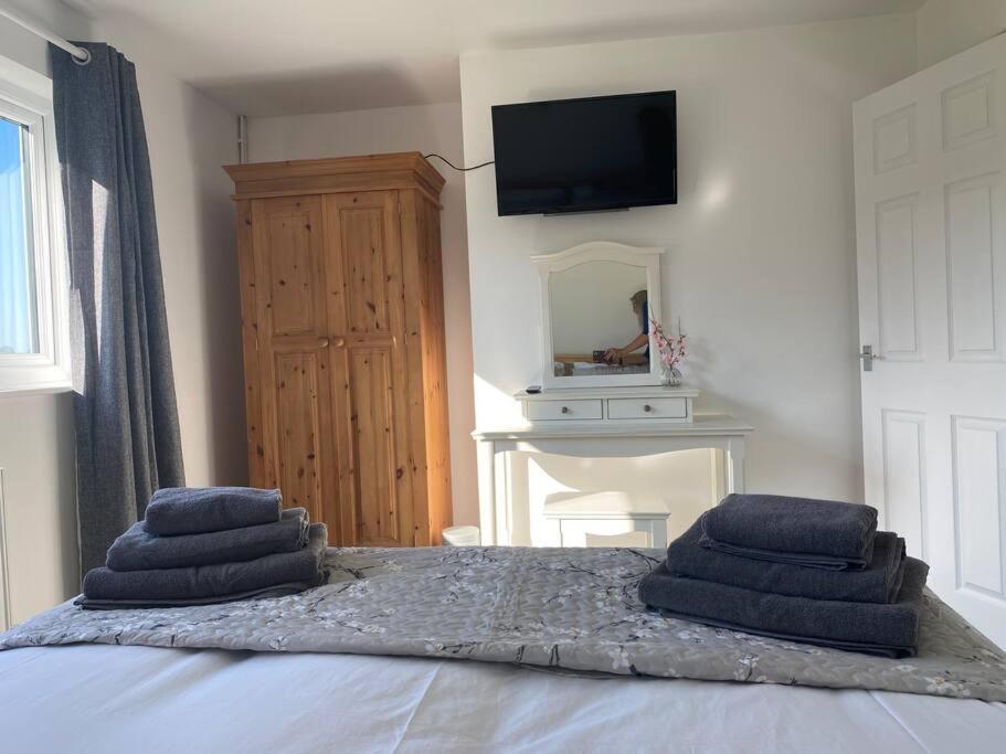 Cosy With Views, Walks, Garden & Parking. Worcester